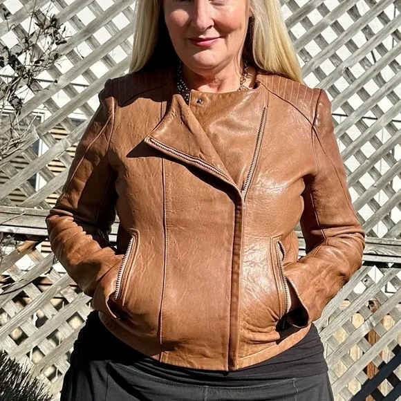 Xl Gap Edition vintage leather coat in cognac color. Buttery soft w cool details - Picture 2 of 16